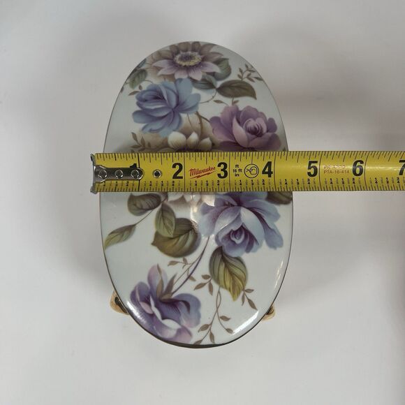 Porcelain‎ Trinket Box With Gold Gilded Feet Oval Shaped With Hand Painted Roses - Picture 7 of 16